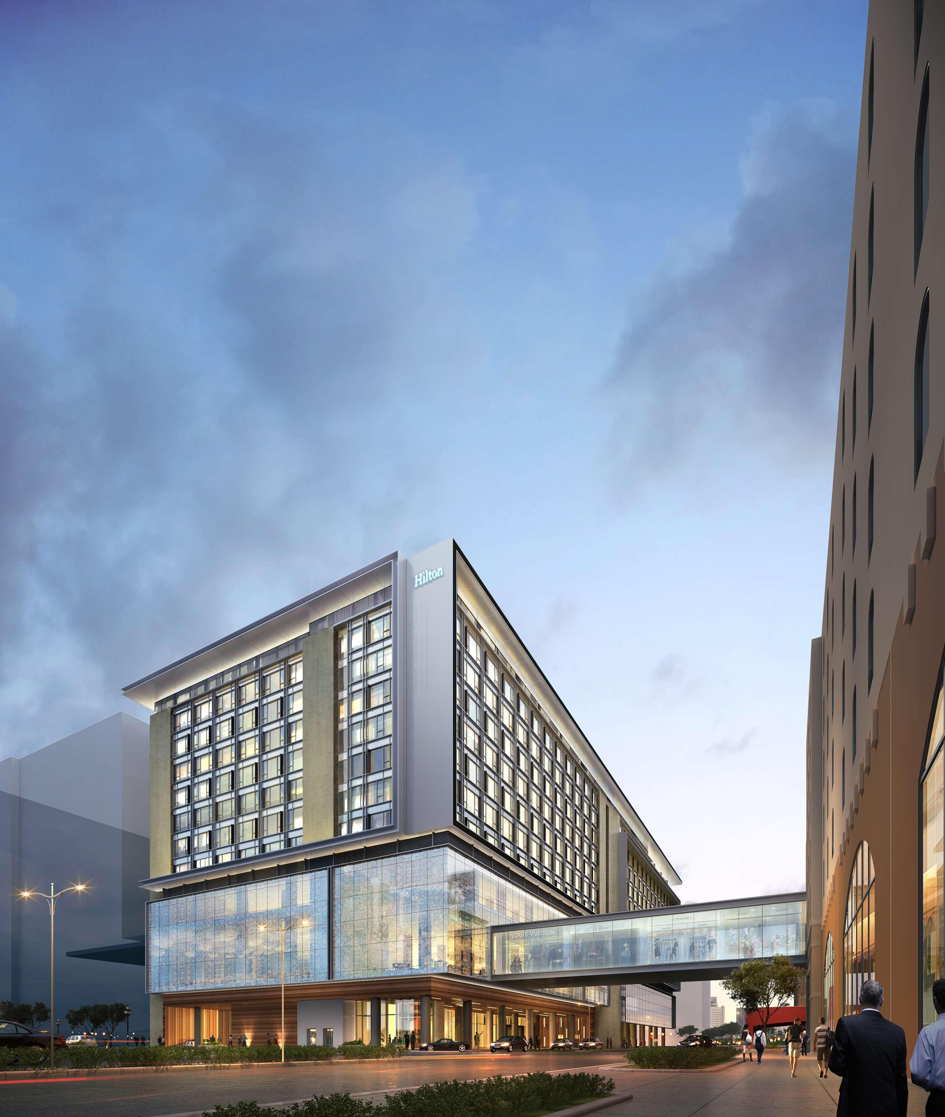 Hilton Manila Hotel Pasay Eksteriør billede The new building of the University of Applied Sciences and Medical University of Southern Tyrol